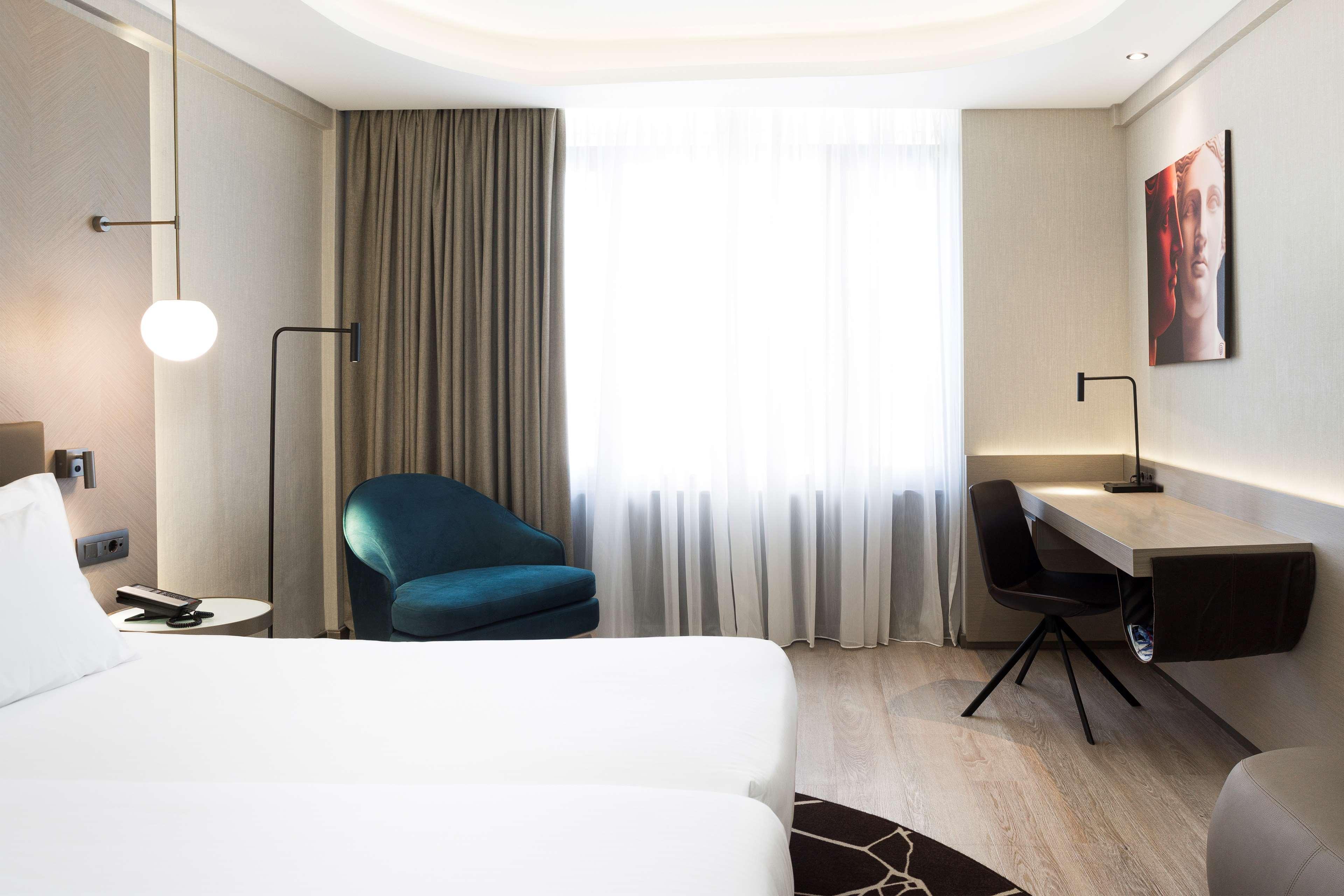 ラディソン ブルー パーク ホテル アテネ（旧パーク ホテル アテネ） エクステリア 写真 A room at the hotel