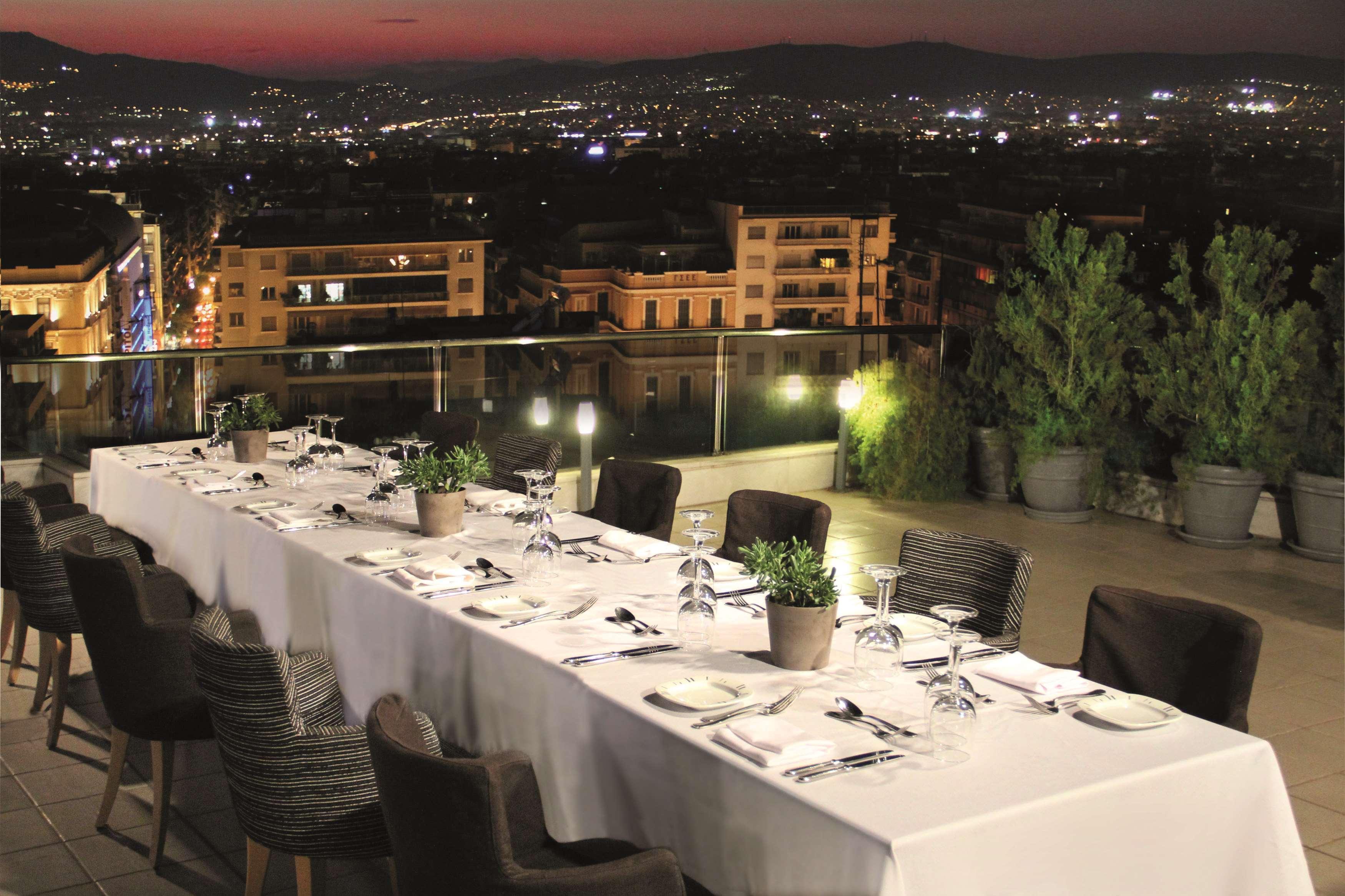 ラディソン ブルー パーク ホテル アテネ（旧パーク ホテル アテネ） エクステリア 写真 The Sky Bar
