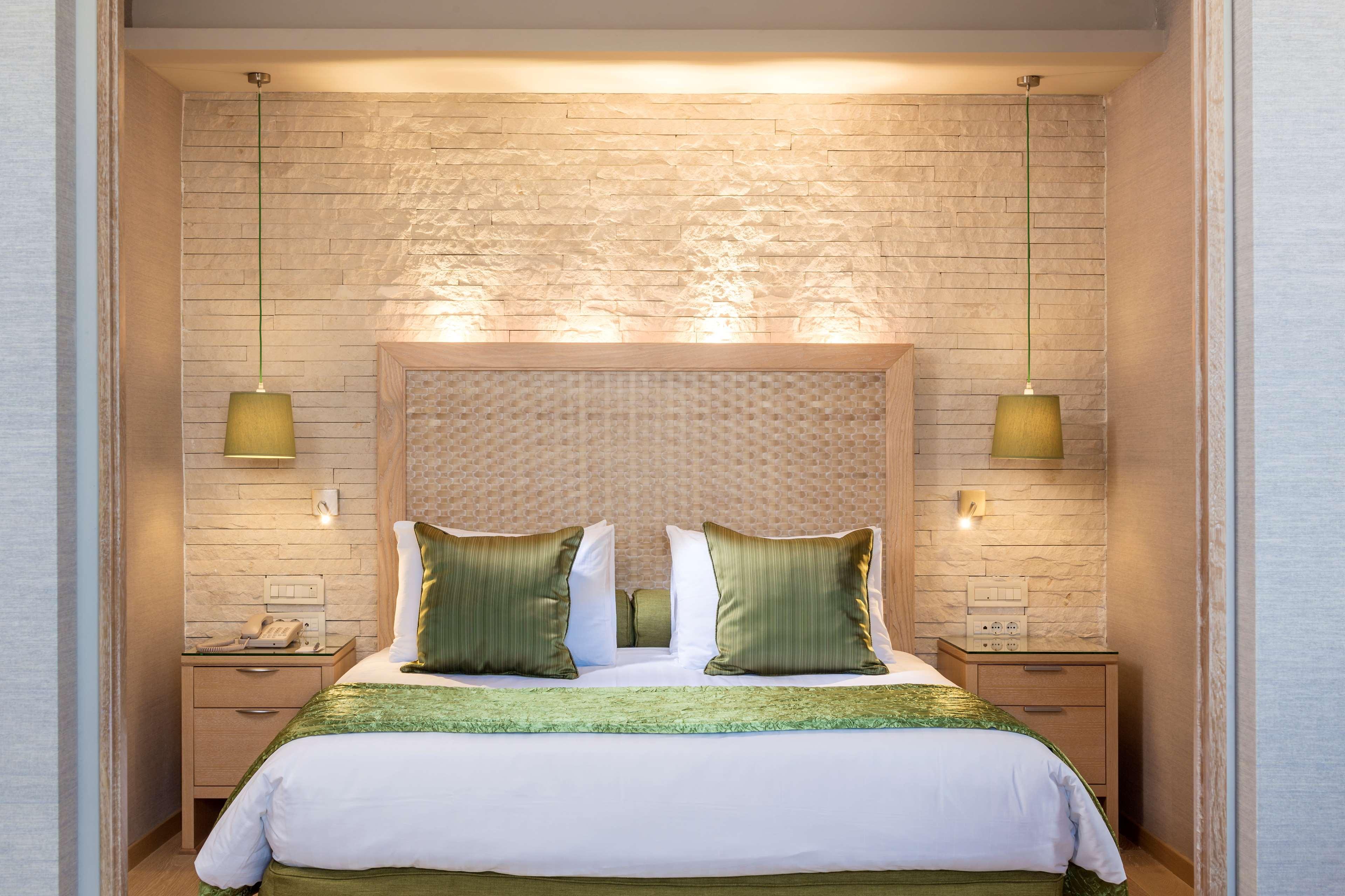 ラディソン ブルー パーク ホテル アテネ（旧パーク ホテル アテネ） エクステリア 写真 A bedroom at the Taj Bengal