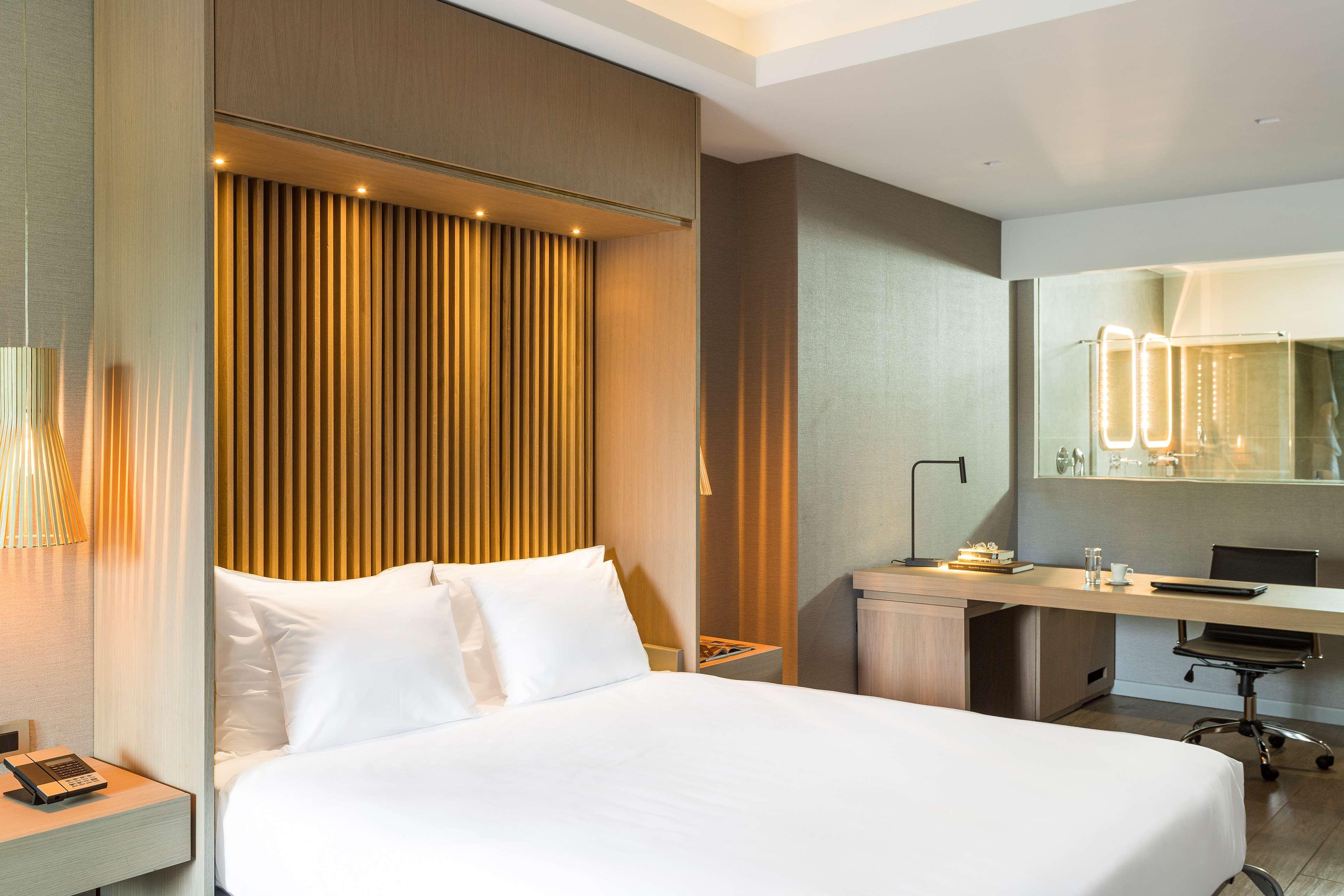 ラディソン ブルー パーク ホテル アテネ（旧パーク ホテル アテネ） エクステリア 写真 A room at the hotel
