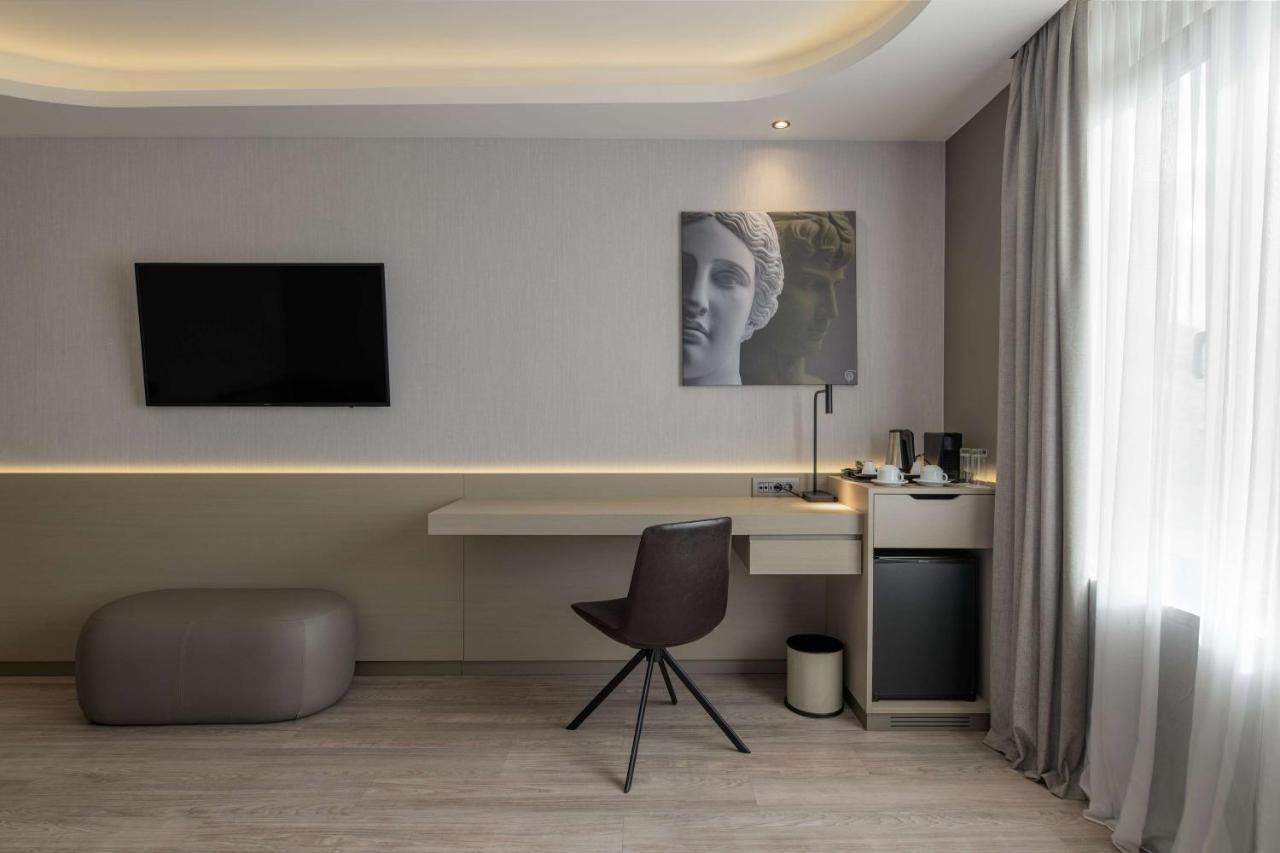 ラディソン ブルー パーク ホテル アテネ（旧パーク ホテル アテネ） エクステリア 写真 A room at the hotel
