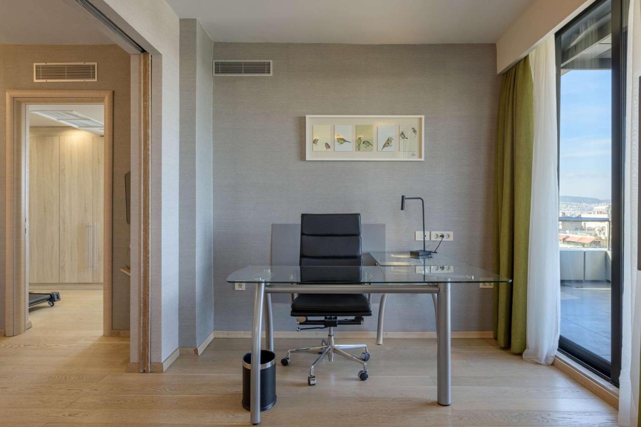 ラディソン ブルー パーク ホテル アテネ（旧パーク ホテル アテネ） エクステリア 写真 A typical office