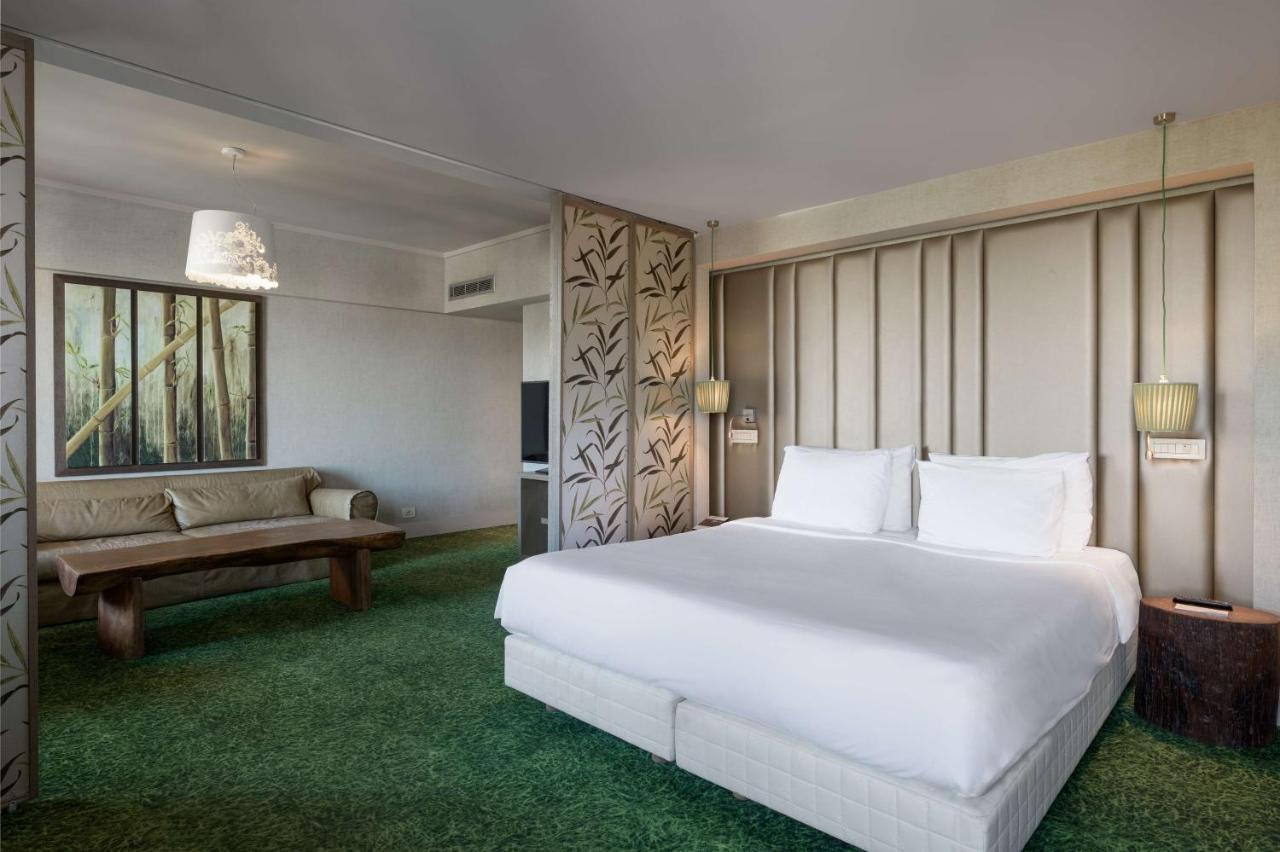 ラディソン ブルー パーク ホテル アテネ（旧パーク ホテル アテネ） エクステリア 写真 A room at the hotel