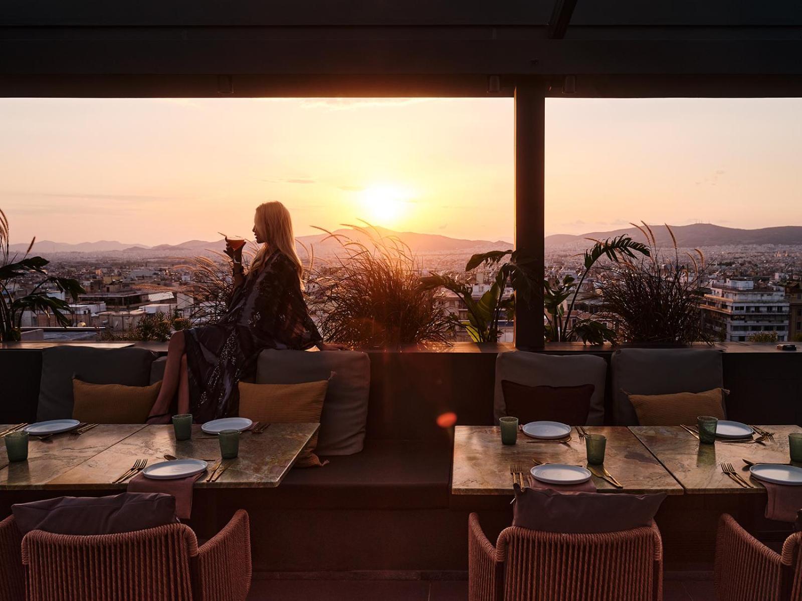 ラディソン ブルー パーク ホテル アテネ（旧パーク ホテル アテネ） エクステリア 写真 The view from the rooftop bar