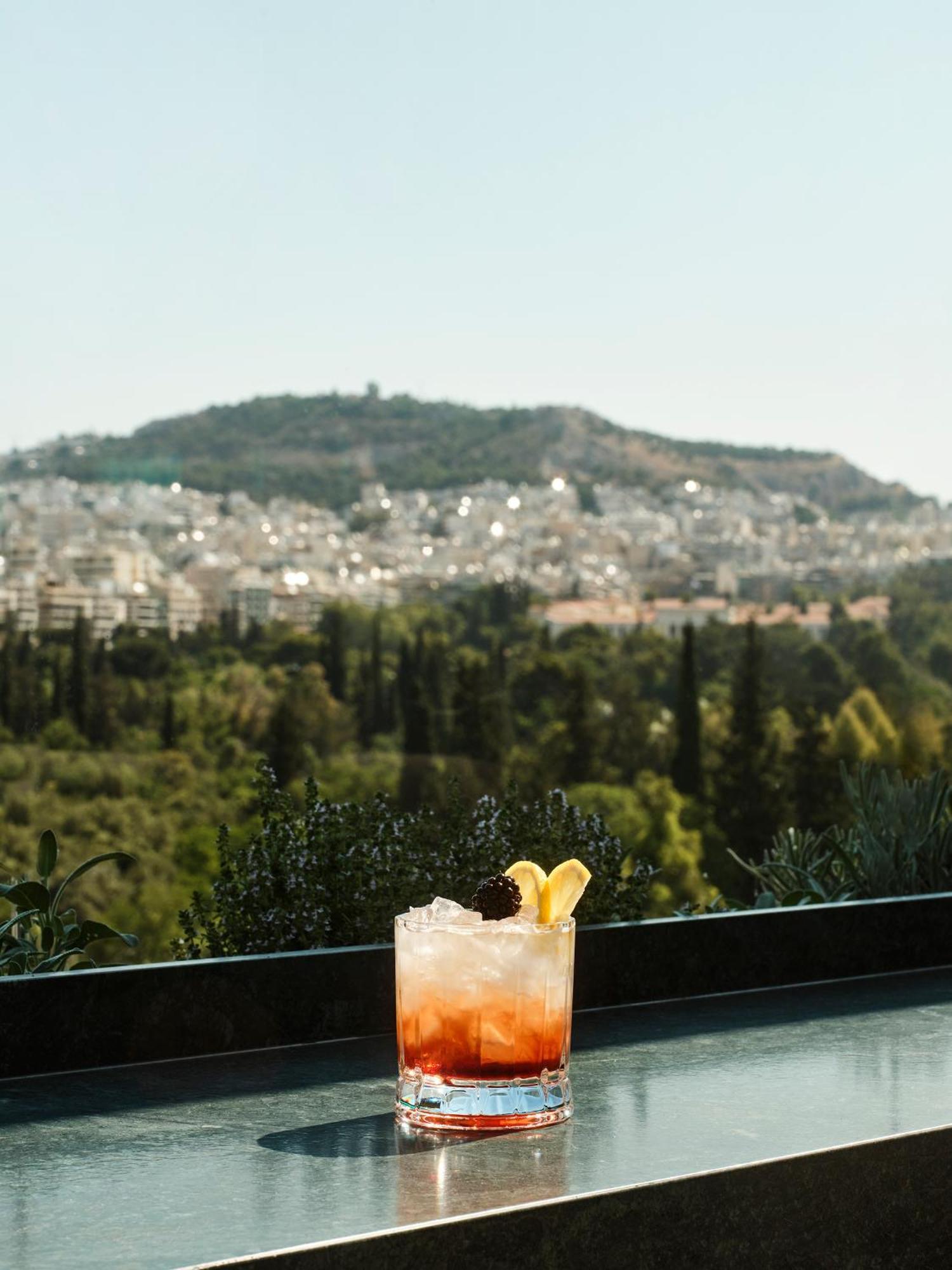 ラディソン ブルー パーク ホテル アテネ（旧パーク ホテル アテネ） エクステリア 写真 View of Athens from the hotel
